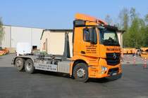 Max Spahn und Sohn KG Mercedes Benz Antos 2548 Absetzkipper am 21.04.18 in Maintal bei einen Fototermin