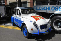 Citroen 2CV von Feldschlösschen am Tag der offenen Tür bei der Brauerei Feldschlösschen. Die Aufnahme stammt vom 28.04.2018.