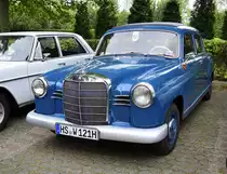 Mercedes Benz 190 D (Ponton)beim „Frühlingserwachen“ der Oldtimer-Interessengemeinschaft Grenzland, am 1.5.2018. Geilenkirchener Sportpark Loherhof