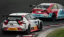 Peugeot 308 und Audi RS3 Limousine auf dem WTCR Rennen am 29.04.2018.