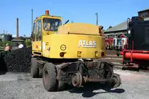 Atlas Zweiwegebagger am 05.05.18 beim Lokschuppenfest in Hanau er wird zum Kohle Verladen gebraucht