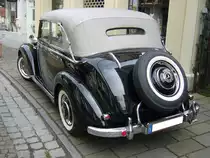 Heckansicht eines Mercedes Benz W136 IV Cabriolet B. 1949 - 1951. Oldtimertreffen Essen-Kettwig am 01.05.2018.
