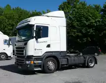 =Scania-Sattelzugmaschine von Scania-Rent steht auf dem Rasthof Fulda-Nord im Mai 2018