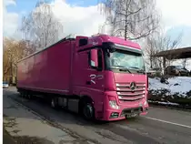 ACTROS-1145, bzw. der  Pink-Panther  am Weg zum nächsten Ab-,Zulader; 180321