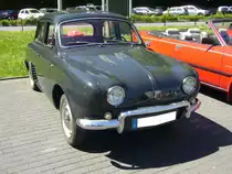 Renault Dauphine. 1956 - 1968. Die Dauphine sollte Renault´s Lücke in der Modellpalette zwischen dem 4CV und dem Fregate schließen. Der im Heck verbaute, wassergekühlte 4-Zylinderreihenmotor hat einen Hubraum von 845 cm³ und leistet 27 PS. Alfa Romeo baute die Dauphine von 1960 - 1966 in Lizenz, um seine Produktpalette nach unten abzurunden. Prinz-Friedrich Oldtimertreffen am 06.05.2018 in Essen-Kupferdreh.