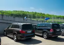Mercedes-Benz GL Klasse, zweite und erste Generation, von hinten fotografiert. (29.04.2018)