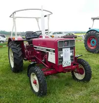 =IHC 433 steht auf dem Ausstellungsgelände der Schlepperfreunde Auenberg, Mai 2018