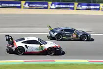 LM GTE Pro Nr.91 Porsche 911 RSR vom Porsche GT Team, Fahrer: Richard Lietz & Gianmaria Bruni beim Überholen des Aston Martin Vantage GTE Nr. 98 in der LM GTE AM Klasse, von Aston Martin Racing,  Fahrer: Paul Dalla Lana, Pedro Lamy & Mathias Lauda. Langstrecken-WM (FIA WEC) – Sechs Stunden von Spa-Francorchamps 5.Mai 2018

