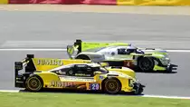 Keine Chance für den LMP2,Nr.29 vom Racing Team Nederland, Dallara P217 (Gibson), Fahrer: Frits van Eerd,Giedo van der Garde, Jan Lammers gegen den Enso CLM P1/01 Nismo, der LMP1-Privatmannschaft ByKolles,Fahrer: Oliver Webb, Dominik Kraihamer & Tom Dillmann, Mitzieher beim Langstrecken-WM (FIA WEC) – Sechs Stunden von Spa-Francorchamps 5.Mai 2018  