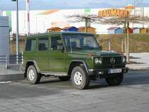 Mercedes G auf dem Besucherparkplatz der DEUTSCHEN RENTENVERSICHERUNG in Fulda am 05.02.2009