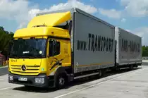 =MB Atego-Hängerzug rastet an der A7 im Mai 2018