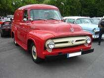 Ford F100 Half-Ton Panel Van aus dem Jahr 1953. Primers Run Krefeld am 10.05.2018.