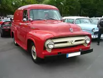 Ford F100 Half-Ton Panel Van aus dem Jahr 1953. Primers Run Krefeld am 10.05.2018.
