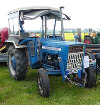 =Ford 2000 steht auf dem Ausstellungsgelände der Schlepperfreunde Auenberg, Mai 2018