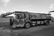 Ein Habeng Flugenteisungsfahrzeug auf einem MAN 14.192 Unterflurfahrgestell Ende April 2018 im Luftwaffenmuseum Berlin-Gatow.