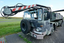 Ein Habeng Flugenteisungsfahrzeug auf einem MAN 14.192 Unterflurfahrgestell Ende April 2018 im Luftwaffenmuseum Berlin-Gatow.