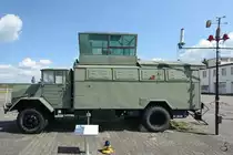Ein mobiler Tower für Feldflughäfen auf Basis des MAN 630 L2A Ende April 2018 im Luftwaffenmuseum Berlin-Gatow.