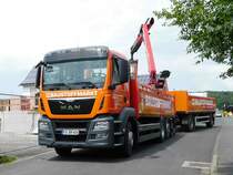 =MAN - Hängerzug des Baustoffhändlers MAHR steht im Mai 2018 zur Entladung in 36100 Petersberg