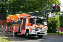 =DLK der Feuerwehr Fulda, eingesetzt beim  Roten Sommer  2018 in Fulda. Die zweitägige Veranstaltung  Roter Sommer  erinnert an die Bedeutung der vielen Hilfsorganisationen. Mai 2018