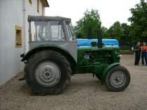 Der Zetor 50nochmal von der Seite im Innenhof des Schlosses Blankenhain