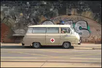 Krankenwagen Skoda 1203 Ambulnce. Der Škoda 1203 war ein heckgetriebener Kleintransporter der Marke Škoda und später auch TAZ. Die Entwicklung begann 1956, die Serienfertigung konnte jedoch erst 1968 aufgenommen werden. Foto: 21.5.2018 Prag