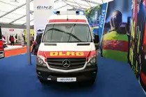 DLRG Mercedes Benz Sprinter RTW am 18.05.18 auf der RettMobil in Fulda 