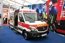 DLRG Mercedes Benz Sprinter RTW am 18.05.18 auf der RettMobil in Fulda 