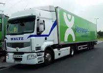 =Renault der Spedition WALTZ rastet an der A 3 im Mai 2018