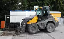 =Mc Calag-Radlader steht auf einer Baustelle in Taunusstein-Wehen im Mai 2016