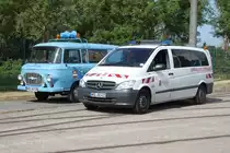 Barkas B 1000 VEB(K)Nahverkehr Rostock und Mercedes Benz 116CDI VITO, vor dem Depot 12 in Rostock-Marienehe.26.05.2018 am Tag der offenen Tür