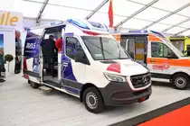 Der neue Mercedes Benz Sprinter RTW am 18.05.18 auf der RettMobil in Fulda