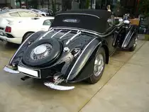 Heckansicht eines Horch 855 Spezialrodster mit einer Karosserie von Gläser/Dresden. Classic Remise Düsseldorf am 26.05.2018.