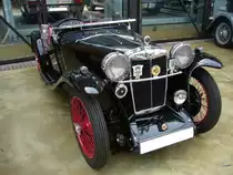 MG PA Roadster. 1934 - 1935. Der intern auch Midget (Zwerg) genannte PA, ist mit einem Vierzylinderreihenmotor, der aus 847 cm³ Hubraum 36 PS leistet, motorisiert. Neben der Roadsterversion gab es noch eine Coupeversion. Classicremise Düsseldorf am 27.05.2018.