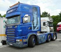 =Scania-Sattelzugmaschine der Spedition KIND steht im Mai 2018 auf dem Rasthof Fulda Nord