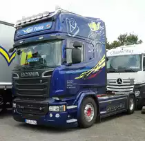 =Scania-Sattelzugmaschine R 580 der Spedition Vogel steht im Mai 2018 auf dem Rasthof Fulda Nord