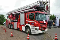 K+S Neuhof Werkfeuerwehr Scania P410 Teleskopmast am 18.05.18 auf der RettMobil in Fulda