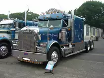 Freightliner mit einer Flat Top 70 aus dem Jahr 2000. Der Truck stammt aus Minnesota. US-Truck-Treffen Krefeld am 03.06.2018.