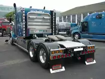 Heckansicht eines Freightliner mit einer Flat Top 70 Kabine aus dem Jahr 2000. US-Truck-Treffen Krefeld am 03.06.2018.