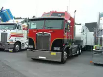 Frontansicht einer Kenworth K100 COE Sattelzugmaschine. US-Truck-Treffen Krefeld am 03.06.2018.