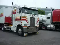 Peterbilt 362 COE aus dem Jahr 1996 in der Profilansicht. US-Truck-Treffen Krefeld am 03.06.2018.