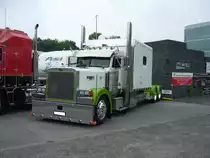 Peterbilt Sattelzugmaschine mit extrem großer Kabine. US-Truck-Treffen Krefeld am 03.06.2018.