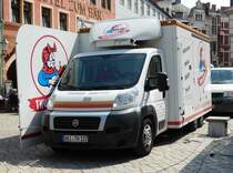 =Fiat Ducato von THURLÄNDER steht im Mai 2018 auf dem Quedlinburger Wochenmarkt