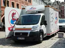 =Fiat Ducato von THURLÄNDER steht im Mai 2018 auf dem Quedlinburger Wochenmarkt
