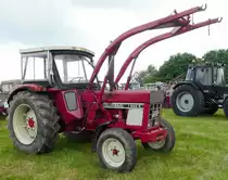 =IHC 844 S, ausgestellt bei den Schlepperfreunden Auenberg im Mai 2018