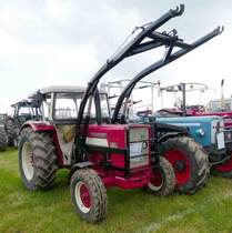 =IHC 624, ausgestellt bei den Schlepperfreunden Auenberg im Mai 2018