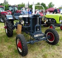 =Mc Cormick, Bj. 1939, ausgestellt bei den Schlepperfreunden Auenberg im Mai 2018
