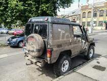 Kein SUV sondern ein richtiger Geländewagen! Toyota LandCruiser (J70 - ich vermute), fotografiert am 02.06.2018