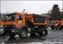 Im Vordergrund der Atego 1828 (PALIFT) und rechts im Bild der andere Atego 1828 der AM Ldenscheid. (10.02.2009)