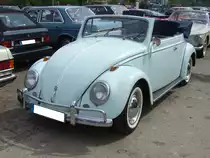 VW Typ 15, Käfer Cabriolet, aus dem Modelljahr 1956. Oldtimertreffen an der  Alten Dreherei  in Mülheim an der Ruhr am 16.06.2018.