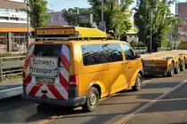 Leonhard Weiss VW T5 Schwertransport Abssperrfahrzeug am 16.06.18 in Frankfurt am Main 
